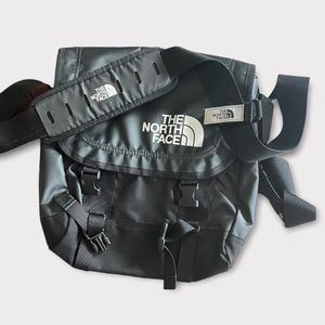 The North Face | Waterproof Messenger Bag